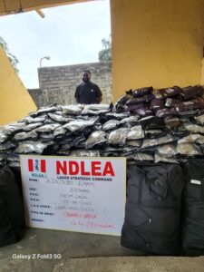 image 750x 68a47ff810828