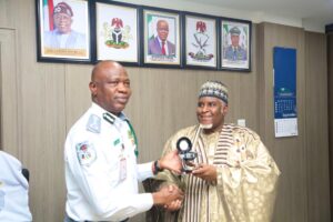 73501991 7432 4663 bb0b 473a8226d282