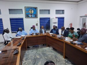 42b8f999 710a 401e bf7b a81323e07e08