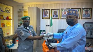 cf1953ff 513a 42f4 8fc6 dffbeca3448d