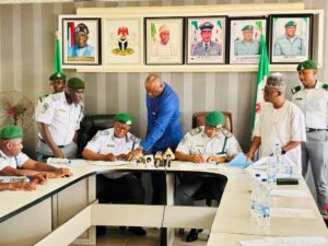 02ea03a3 c9cd 4dde b533 b578d2267c09