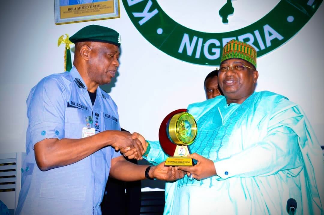 25f6a319 f9c1 4511 8f94 8f3332d0f5f3 1