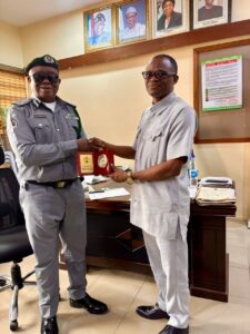 deeec15e c4c8 496b 9fbd 75f1df67d4e3