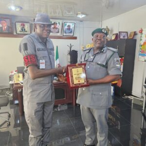 975c3eb0 b0fa 4d31 be3a e78de7be7165